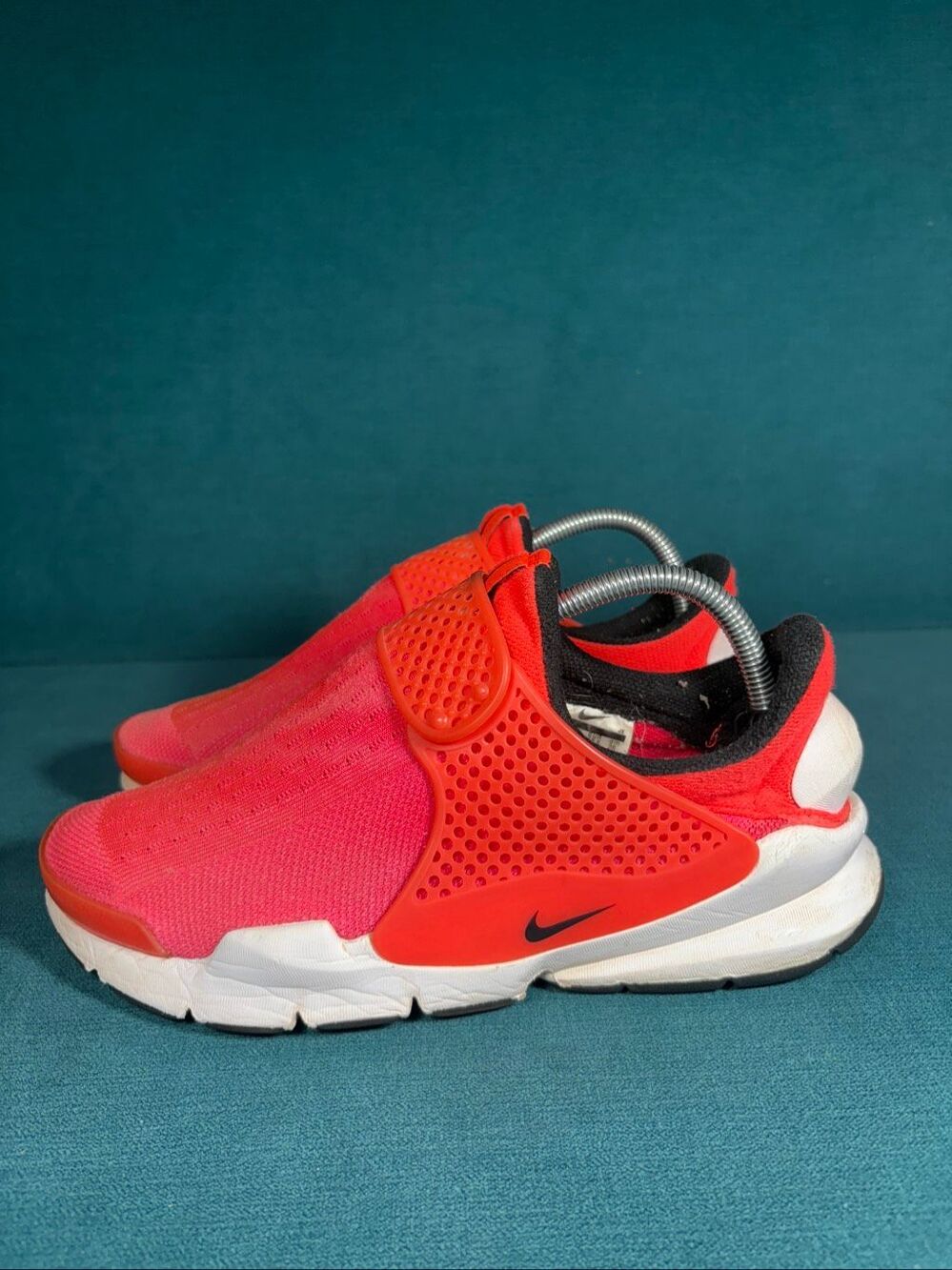 Nike Sock Dart SE Siren Red Womens Size 9 Running Shoes 848475-603
